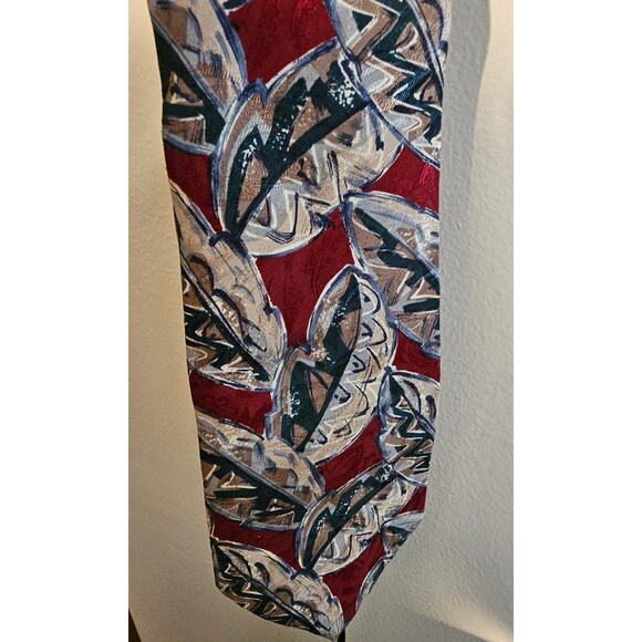 Vintage Robert Alan Men's Necktie - Red w/Pattern - 56" x 3-3/4" - Picture 2 of 5